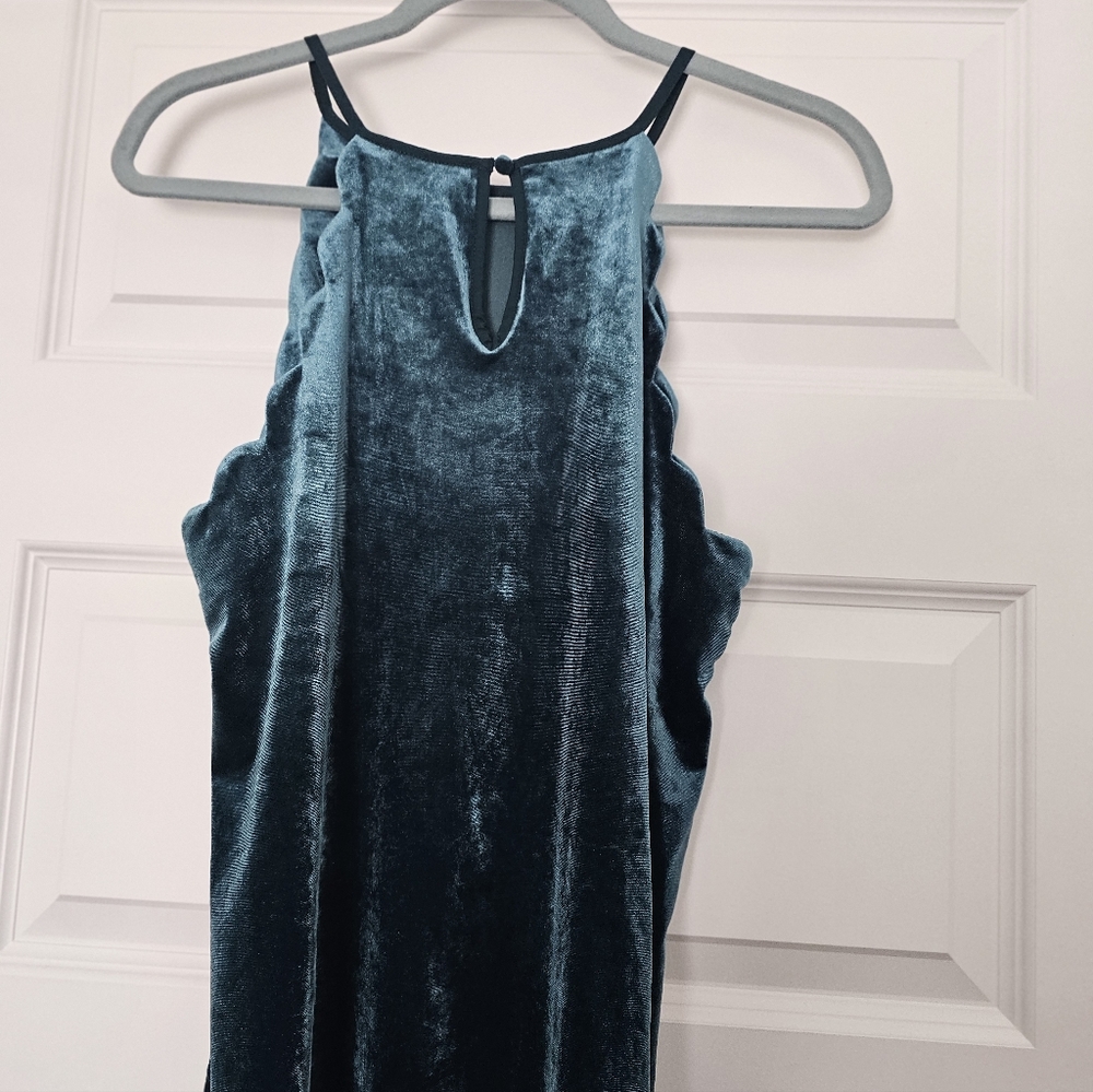 Elegant Velvet Halter Top - Teal
